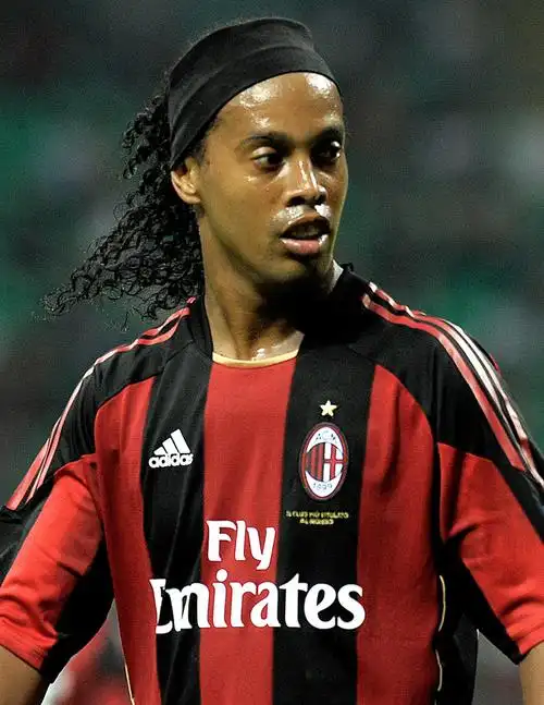 疑吸引了球 疑吸引了球